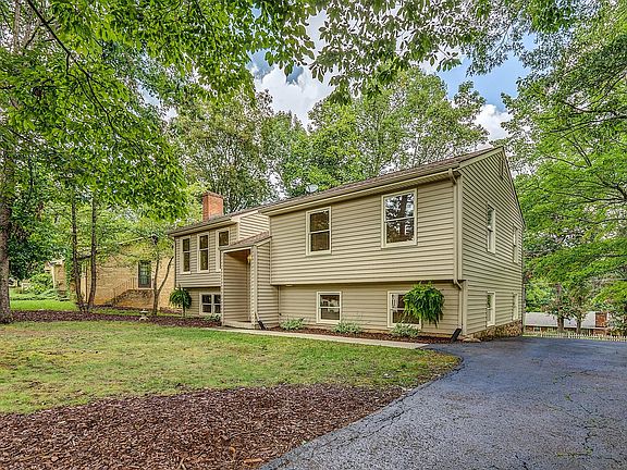 2nd image of 5329 Cherokee Hills Dr