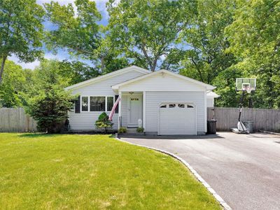 2 Loretta Court, Centereach, NY, 11720