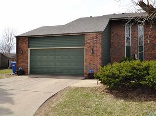5333 W Birnhamwood Dr #9A, Sioux Falls, SD 57106