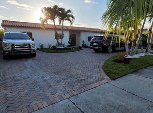 1724 SW 100th Ave, Miami, FL 33165