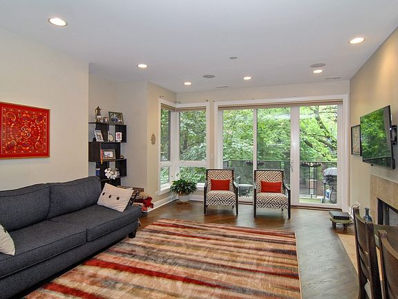 2nd image of 2255 W Wabansia Ave APT 207