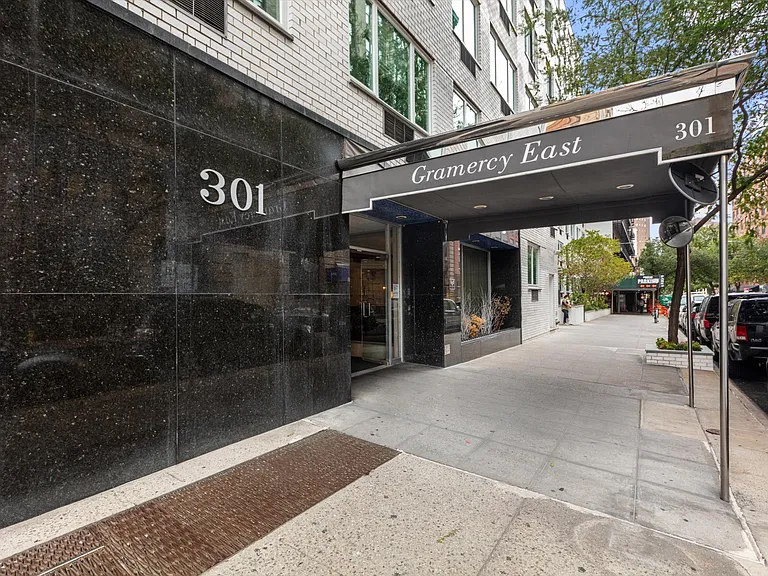 301 E 22nd St #8U — Photo 11