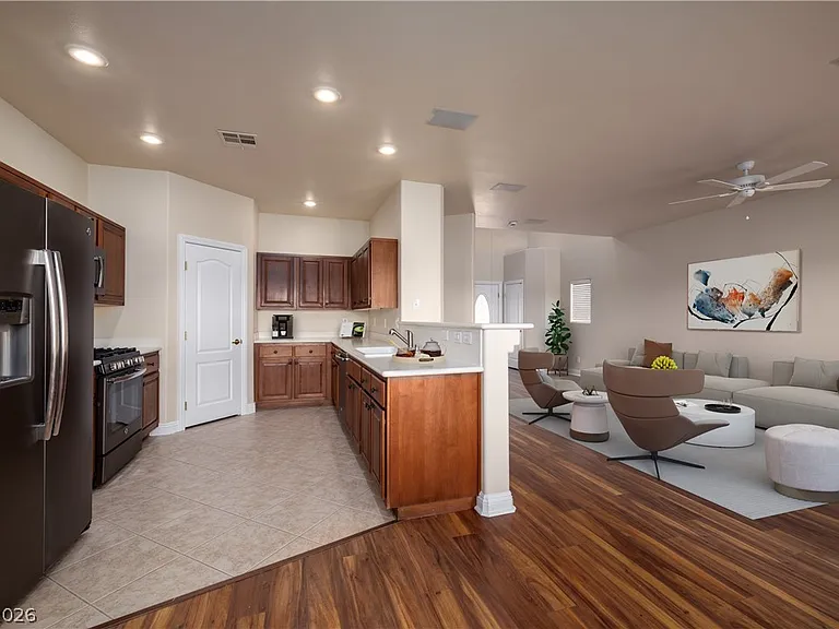 1726 Little Crow Ave — Photo 10