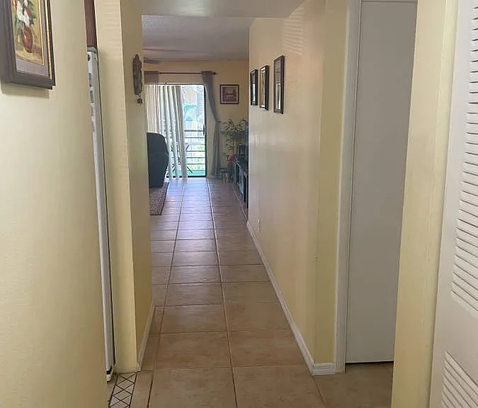 126 S Cypress Rd — Photo 4