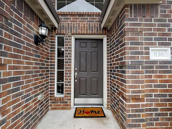 3rd image of 838 Driftwood Ln