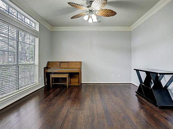 3rd image of 7419 Quiet Glen Dr