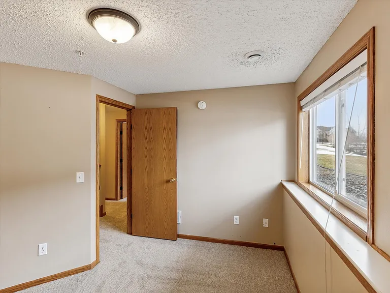7300 Kahler Cir NE — Photo 12