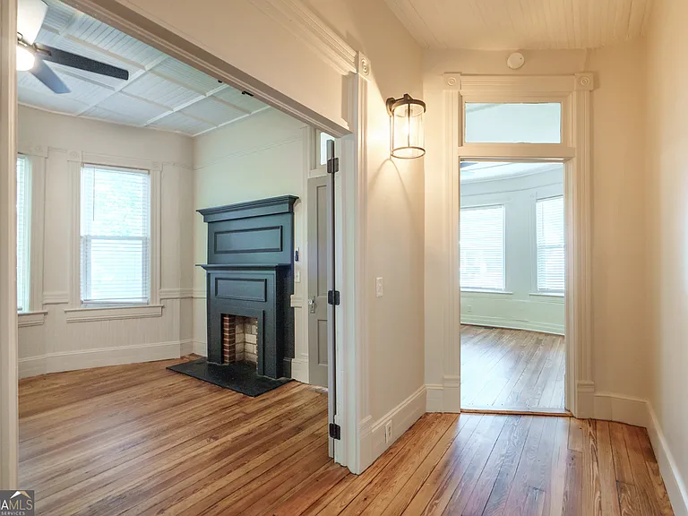 243 Boulevard #B — Photo 9