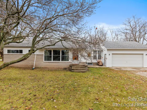 225 Ann St NE, Cedar Springs, MI 49319