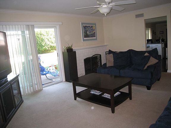 3rd image of 2830 La Salle Ave