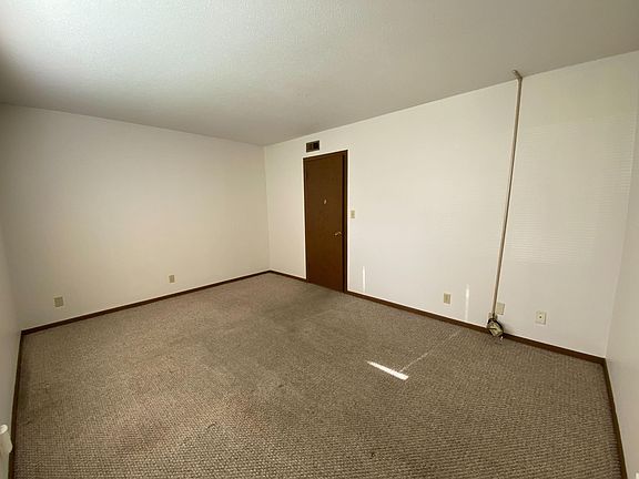 4th image of 814 S 18th St #X1