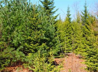 6 SE Creek Dr, Bass Harbor, ME 04653