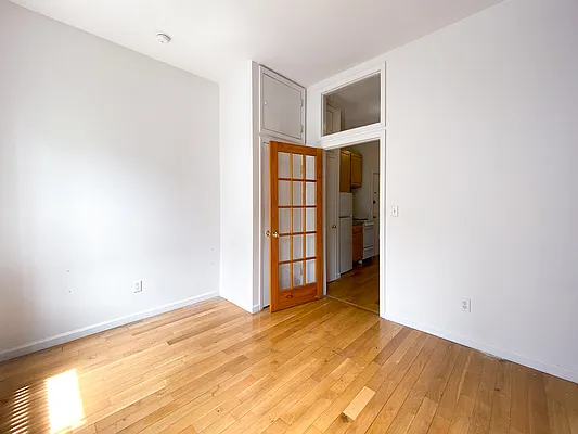 Rented by Compass | media 14