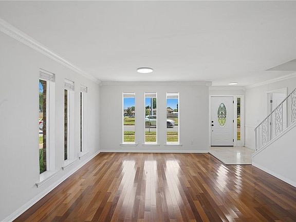 3rd image of 6001 W Esplanade Ave