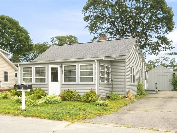 30 Bay St, Buzzards Bay, MA 02532