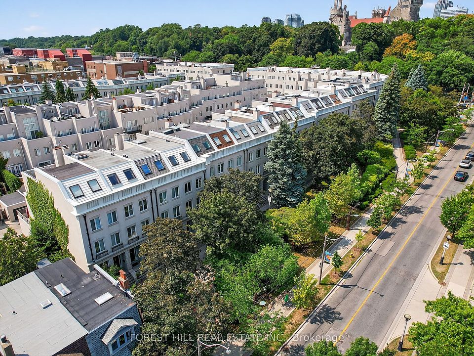 1st image of 252 Spadina Rd