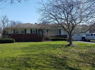 1189 Lynn Dr NE, Warren, OH 44481