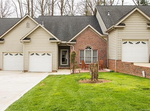 2nd image of 1508 Forest Park Dr