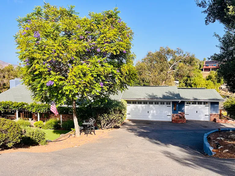 805 Van Horn Rd — Photo 2