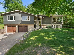N89W17089 Highland Ct, Menomonee Falls, WI 53051