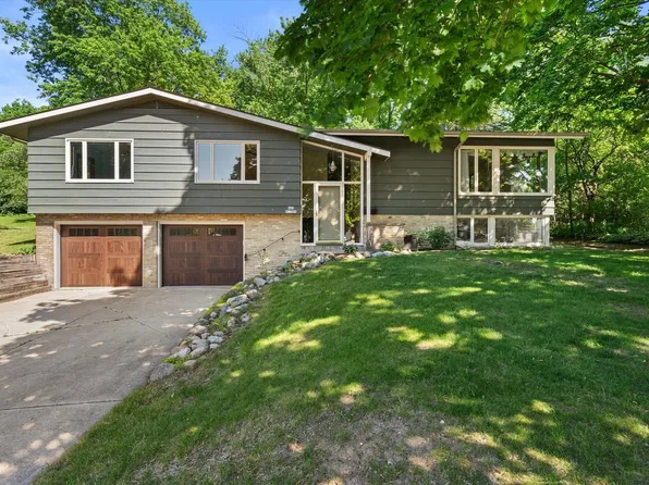 N89W17089 Highland COURT, Menomonee Falls, WI 53051