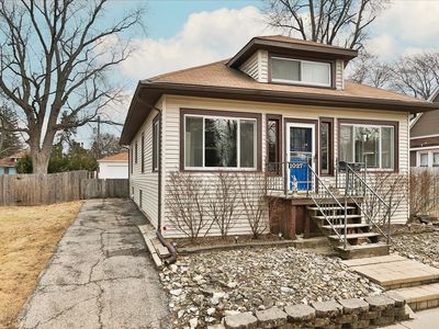 1027 Saint John St, Elgin, IL, 60120
