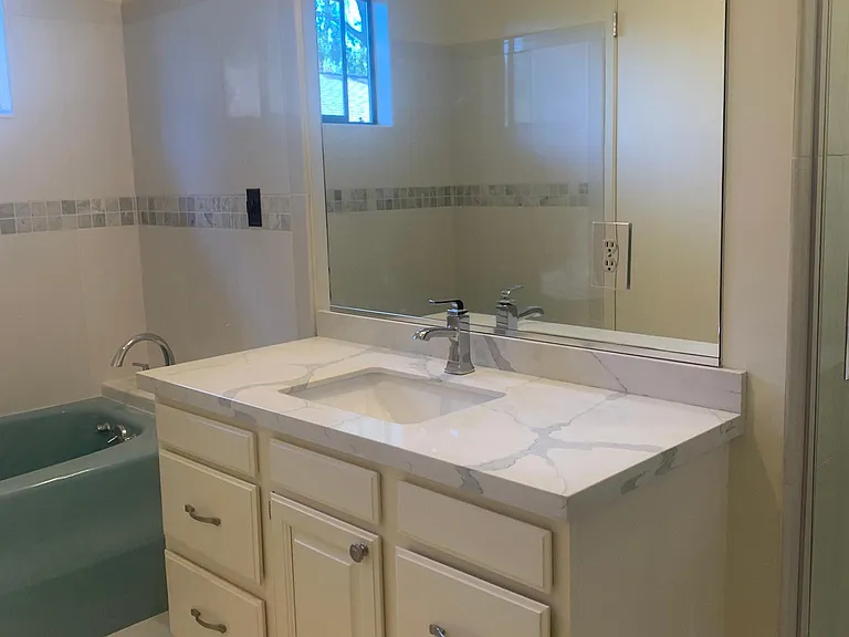 752 Edge Ln — Photo 22