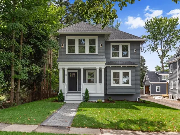 19 Hancock St, Winchester, MA 01890