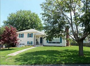 16 Willow Ave, Middletown, RI 02842