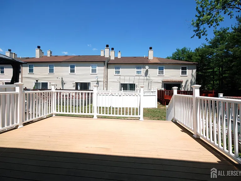 21 Rosewood Ct — Photo 31