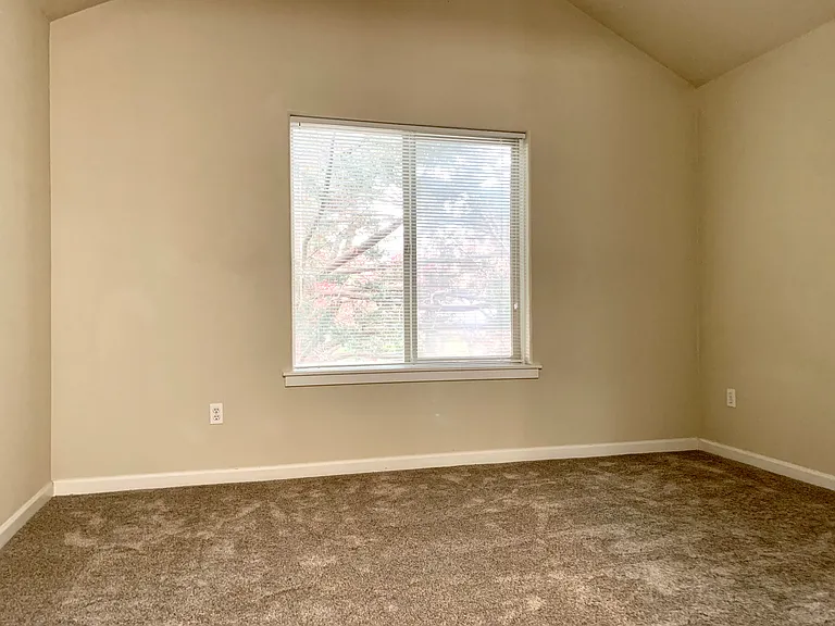 4054 Aden Pl NE — Photo 15