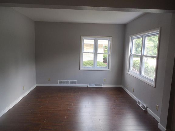 4th image of 1511 Marquette Ave