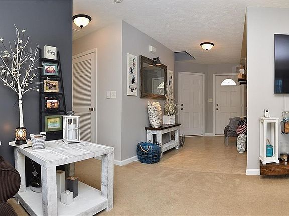 3rd image of 545 Hollow Pear Dr