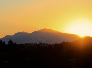 300 Miller Ct, Orinda, CA 94563