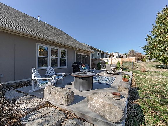 5th image of 1604 Fishermans Ln