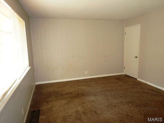 2nd image of 10230 Green Valley Dr