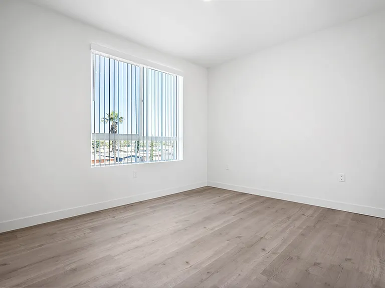 8802 Van Nuys Blvd #405 — Photo 10