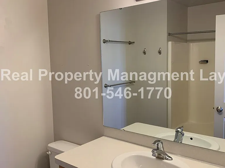 1267 E 6225 S — Photo 15