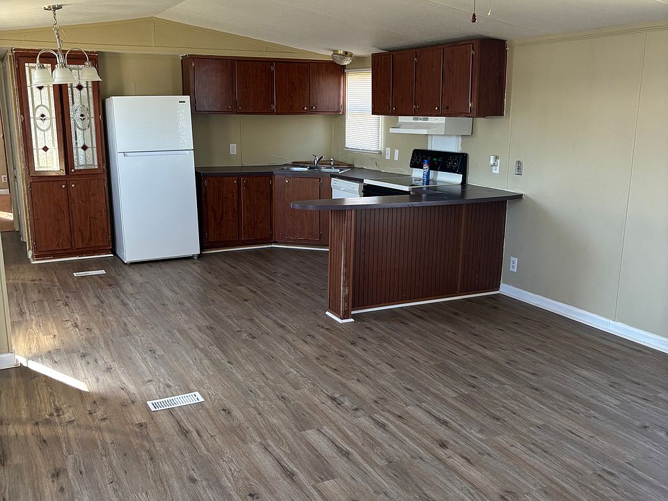 1st image of 109 Big Dee Ln #109