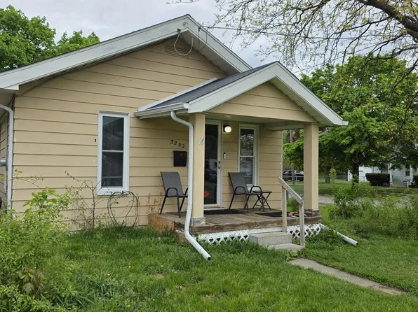 3202 Herrick St, Flint, MI 48503