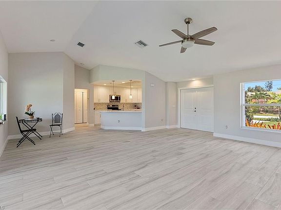 5th image of 2517 SW 25th Ave