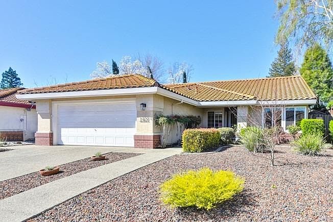 1st image of 1429 Lorimer Way