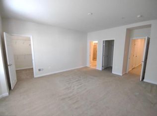 7308 Brunson Cir #2E, Gainesville, VA 20155