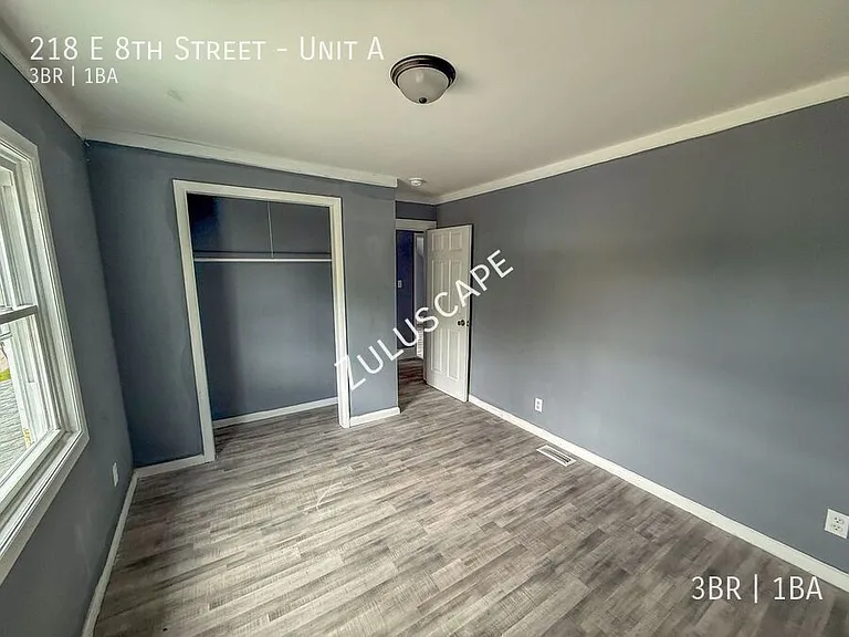 218 E 8th St #A — Photo 13