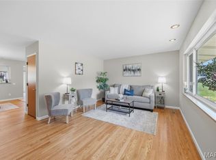 908 Buckley Rd, Saint Louis, MO 63125