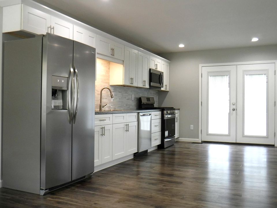 1st image of 2318 Pembury Dr