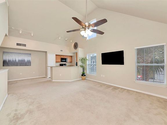3rd image of 5560 Rosehill Rd Unit 201