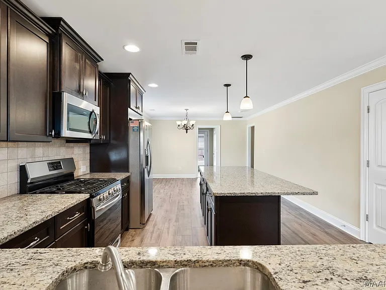 1005 Allison Dr — Photo 5