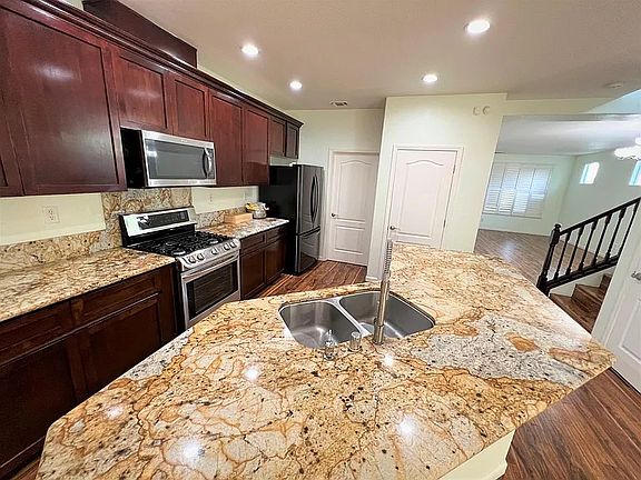 4th image of 871 Trehowell Dr