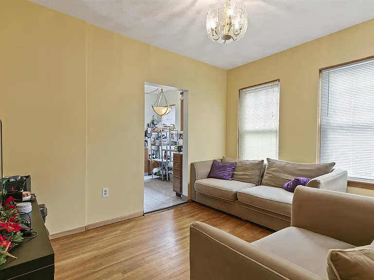 28 William St — Photo 8